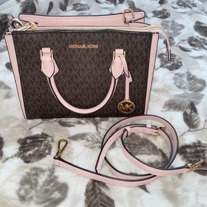 Michael Kors Handbag/ Crossbody